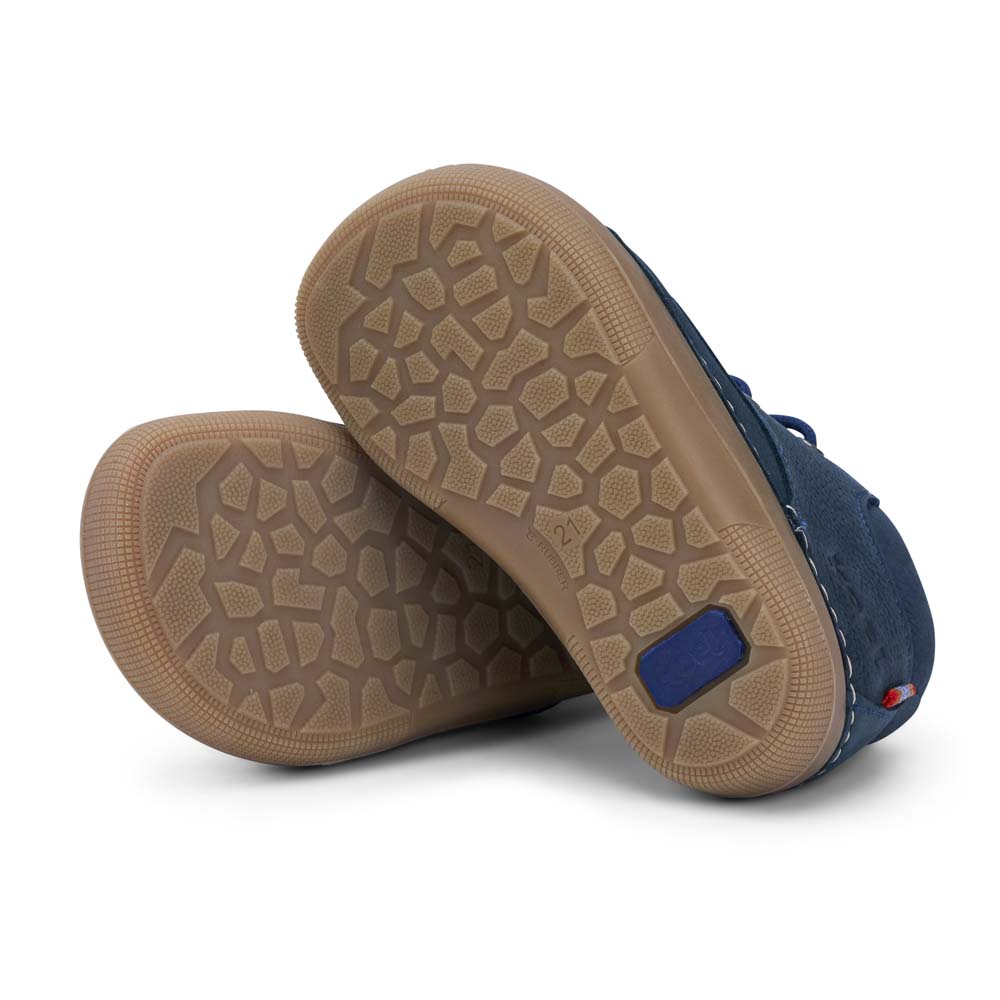 AVERIY Leather