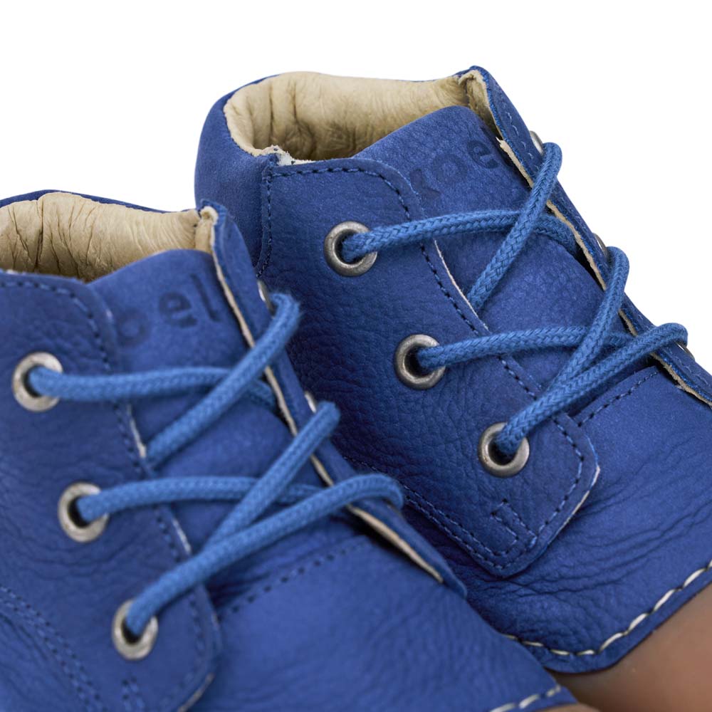 AVERIY Leather