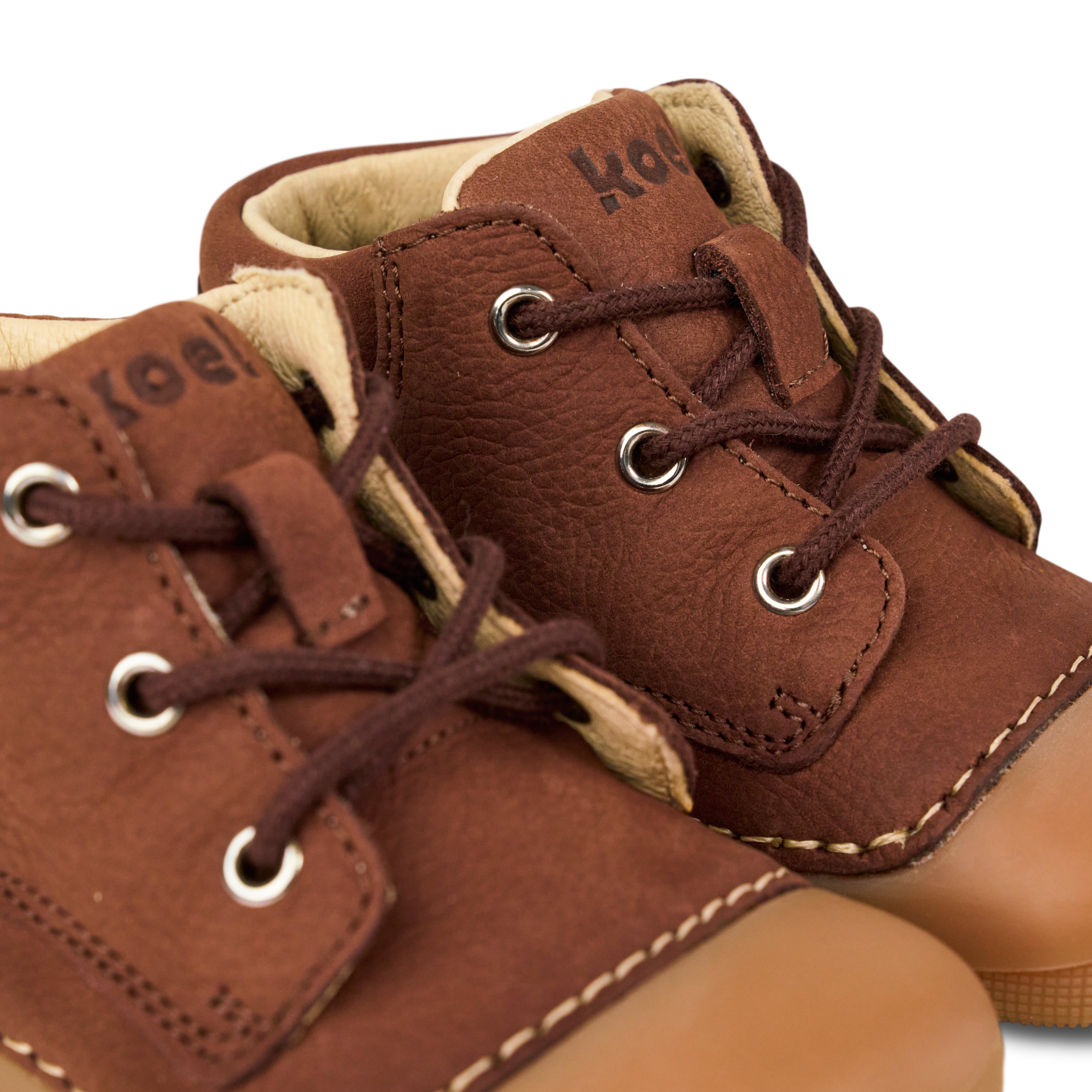 AVERIY Leather
