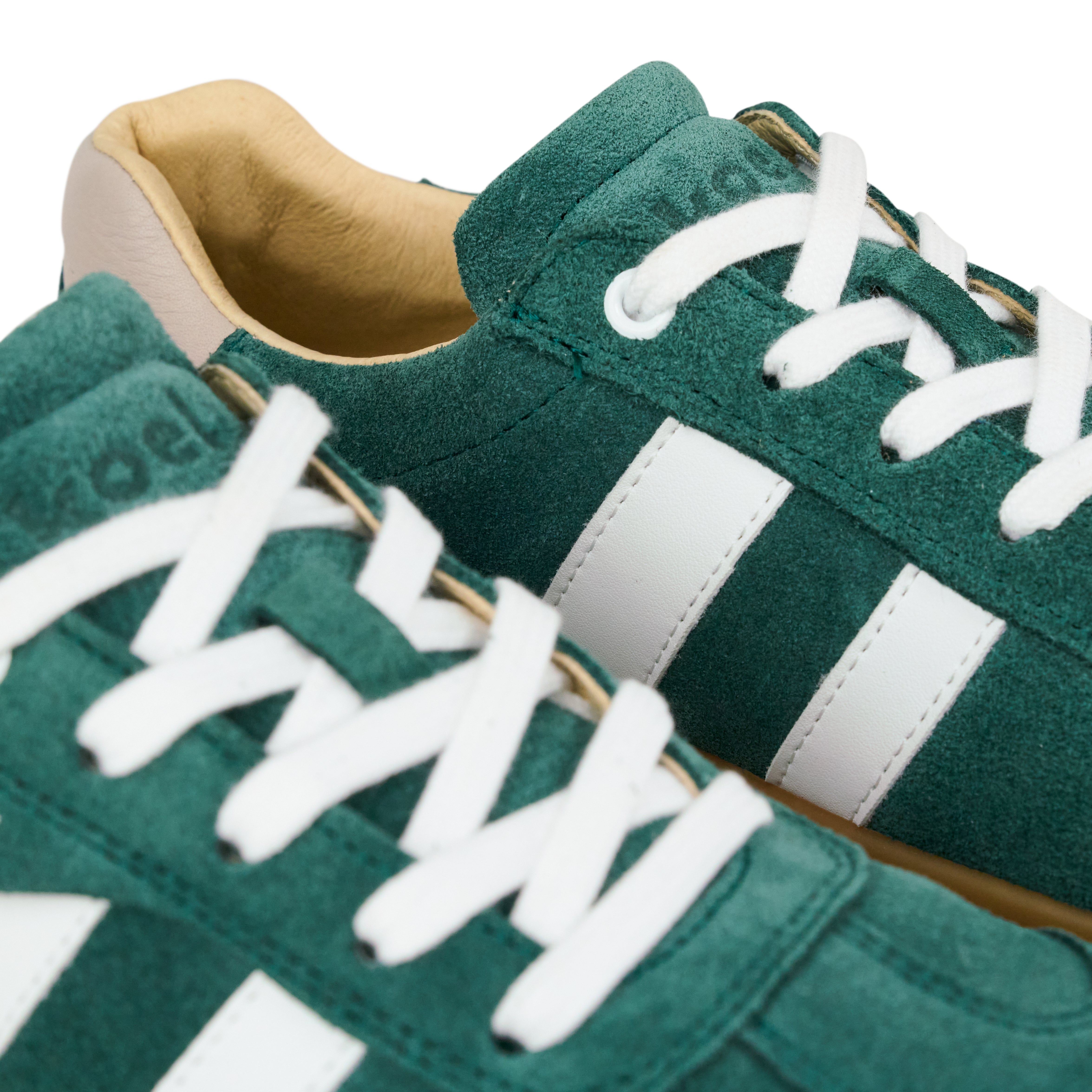 ILO Suede