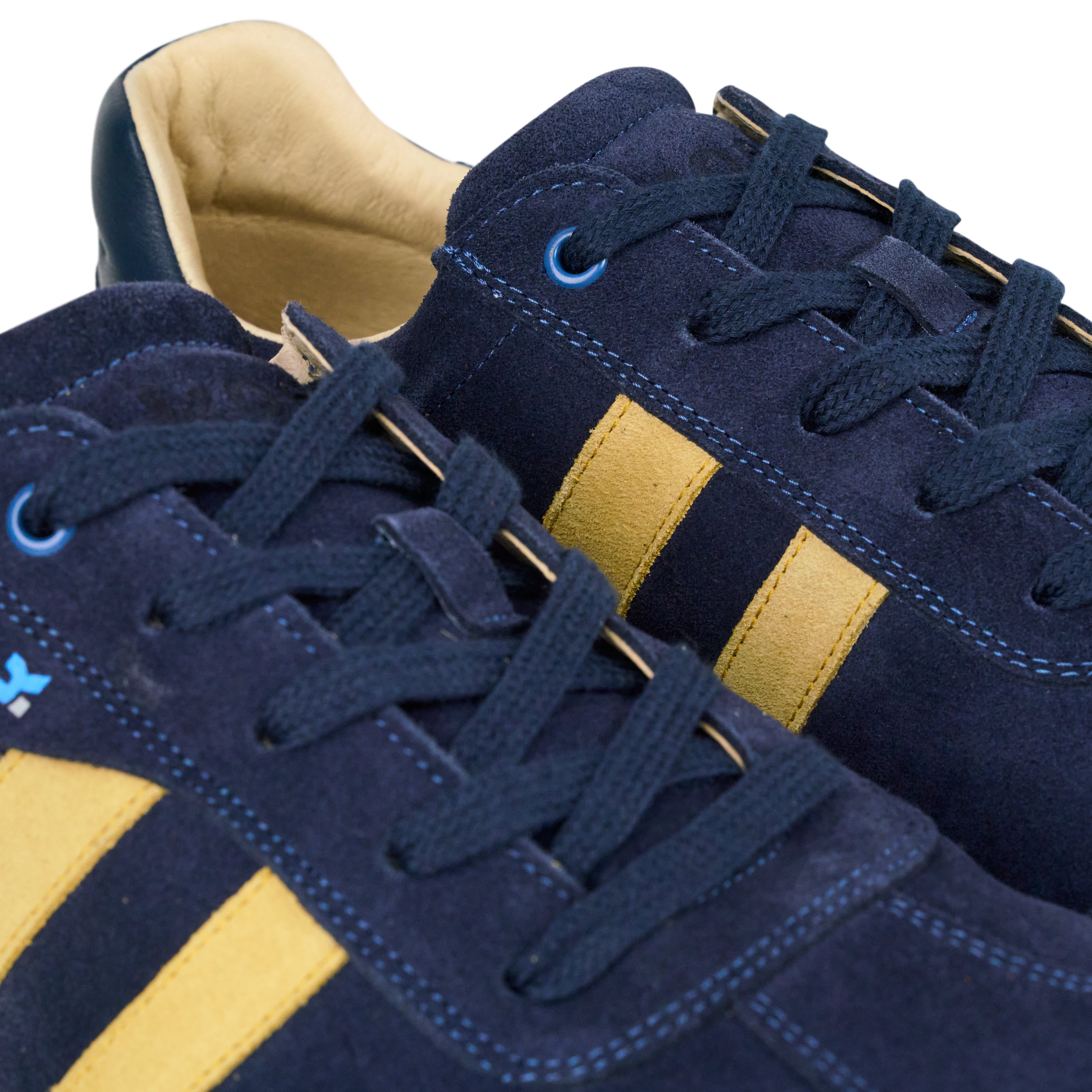 ILO Suede